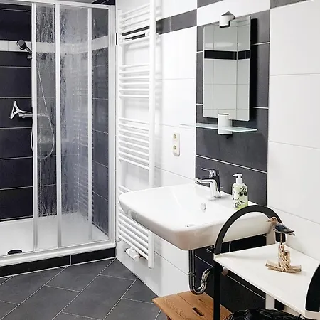 1 Bedroom Awesome In *