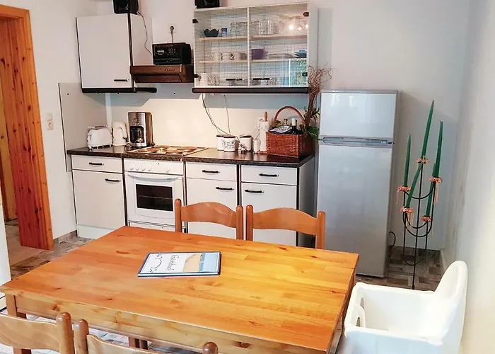 1 Bedroom Awesome In Apartamento *