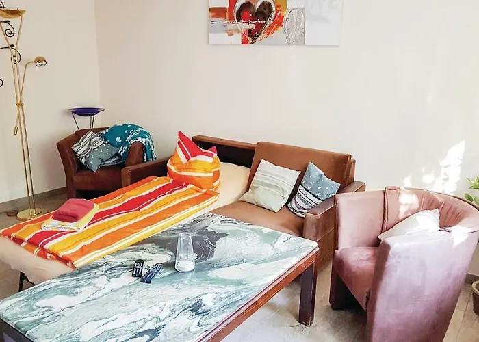 Apartamento 1 Bedroom Awesome In
